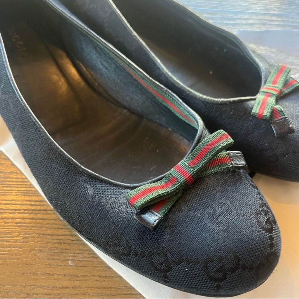 Gucci logo ballet flats